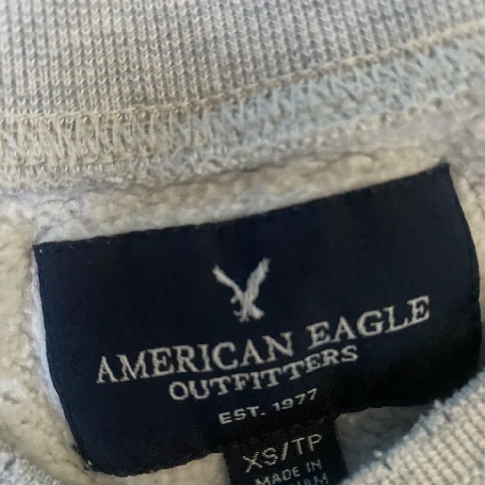 AE cropped crewmneck